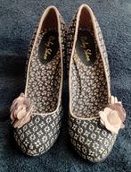 Stijlvolle aparte pumps met bloemen | Ruby Shoo | 39 | + hak, Kleding | Dames, Schoenen, Pumps, Ruby Shoo, Ophalen of Verzenden