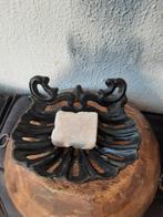 Zeepbakje ,wandbakje, gietijzer ,landelijk stoer brocante, Ophalen of Verzenden