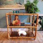 Lucky Vintage rek/Tafel met Rookglas en Wieltjes, Ophalen, Met plank(en), Glas, .
