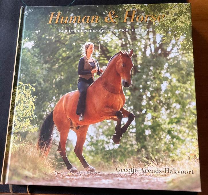 Boek Human & Horse academy, Boeken, Dieren en Huisdieren, Zo goed als nieuw, Paarden of Pony's, Ophalen of Verzenden