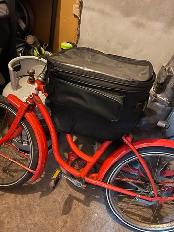 Tanktas magnetisch motor beschikbaar voor biedingen