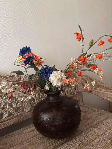 Metalen Vaas - Rustieke Stijl beschikbaar voor biedingen