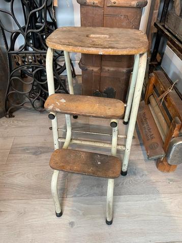 Leuk Oud Keukentrapje, Brocante Trapje beschikbaar voor biedingen