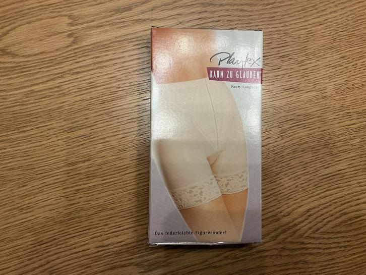 Pantybroekjes, Playtex en een Triumph - Nieuw in doos, Kleding | Dames, Broeken en Pantalons, Nieuw, Maat 36 (S), Beige, Lang