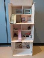 Zelf gemaakte poppenhuis van kartonnen dozen., Ophalen, Gebruikt, Poppenhuis