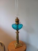 Antieke Petroleumlamp met Blauw Glas, Antiek en Kunst, Antiek | Lampen, Ophalen