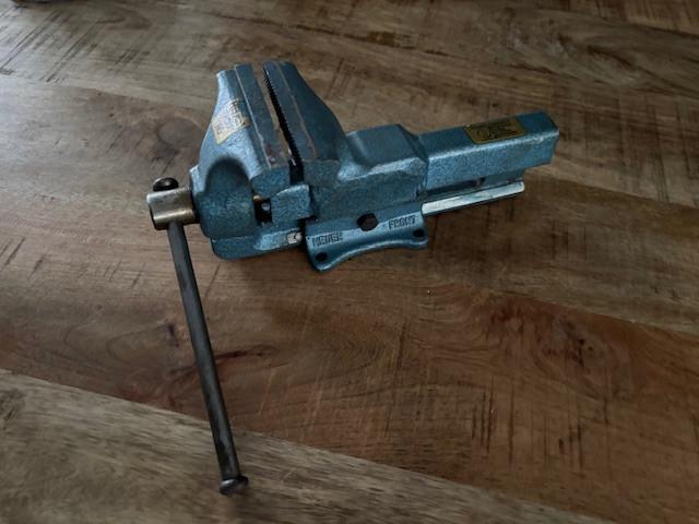 Heuer Front 90 bankschroef, Doe-het-zelf en Verbouw, Werkbanken, Gebruikt, Minder dan 70 cm, Bankschroef, Ophalen