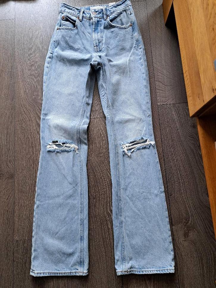 Meisjes Spijkerbroek Broek Stradivarius  - 32   170  jusa17, Kinderen en Baby's, Kinderkleding | Maat 170, Zo goed als nieuw, Meisje