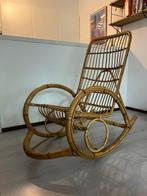 Vintage bamboe schommelstoel Rotan, Huis en Inrichting, Fauteuils, Riet of Rotan, 100 tot 125 cm, Ophalen of Verzenden, Zo goed als nieuw