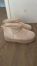 Dames ugs, Kleding | Dames, Schoenen, Ophalen of Verzenden, Zo goed als nieuw