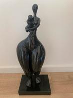 Dikke dame met kind. zwart  polyresin., Ophalen