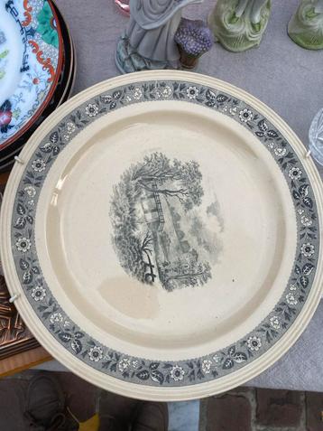 Antiek Bord met Landschap beschikbaar voor biedingen