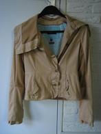 Nonchalant chique a-symmetrisch leren jasje ARMA 36 snazzeys, Verzenden, Beige, Arma, Nieuw