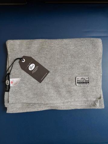 Petrol Ind. Licht grijze sjaal -  Nieuw beschikbaar voor biedingen