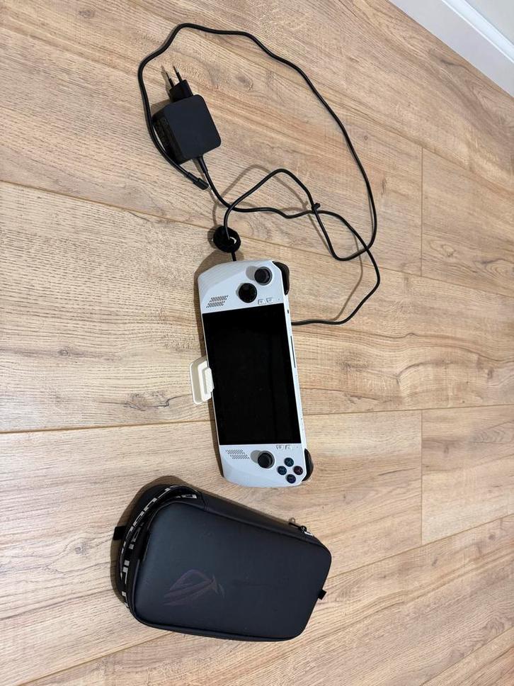 Asus ROG Ally - Handheld Gaming PC, Spelcomputers en Games, Spelcomputers | Overige, Zo goed als nieuw, Ophalen