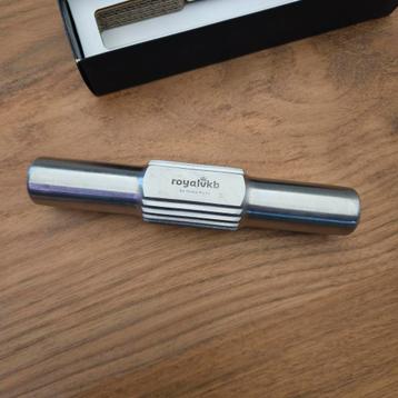 RoyalVKB Knoflookpers Garlic Crusher. Ineke Hans. beschikbaar voor biedingen