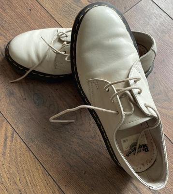Dr. Martens crème leren veterschoenen maat 37  beschikbaar voor biedingen
