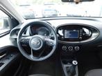 Toyota Aygo X 1.0 VVT-i MT Play, ACC, Camera, stoelverw., Stof, Euro 6, 920 kg, 4 stoelen