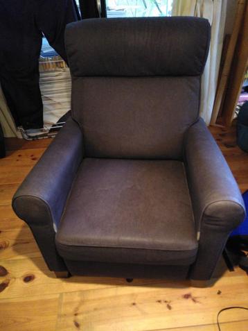 Luie stoel beschikbaar voor biedingen