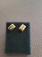 Goudkleurige oorknopjes met 3 kleine strassteentjes, Sieraden, Tassen en Uiterlijk, Oorbellen, Ophalen of Verzenden, Zo goed als nieuw