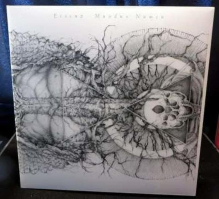 Essenz - Mundus numen, Cd's en Dvd's, Vinyl | Hardrock en Metal, Zo goed als nieuw, Ophalen of Verzenden
