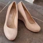 Slee hak pumps Maat 39 Beige, Beige, Ophalen of Verzenden, Schoenen met hoge hakken, Gedragen