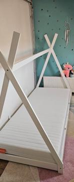 Children's Bed 90 x 200 cm Montessori type with mattress, 85 tot 100 cm, Ophalen of Verzenden, Zo goed als nieuw, Matras