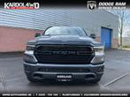 Dodge Ram 1500 Laramie Night Edition Modeljaar "24 | BOMVOL!, Auto's, Te koop, Zilver of Grijs, 2386 kg, 3500 kg