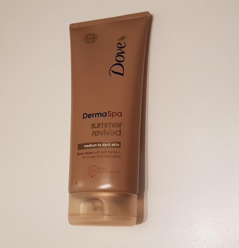 Dove zelfbruiner bodylotion. Nieuw, Ophalen of Verzenden, Nieuw, Bodylotion, Crème of Olie