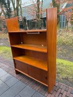 Vintage Teakhouten Boekenkast met Schuifdeuren, Huis en Inrichting, Kasten | Boekenkasten, Ophalen, 100 tot 150 cm, Teakhout, Gijpsvintage