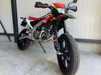 aprilia sx50 FACTORY  2022 zeer nette staat, 6 versnellingen, Maximaal 45 km/u, Zo goed als nieuw, 50 cc