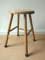 Leuk Vintage Kruk Krukje Jaren 50 Schoolkruk, Huis en Inrichting, Krukjes, Ophalen of Verzenden, Zo goed als nieuw, Hout