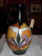 GOUDA,S PLATEEL VAAS., Antiek en Kunst, Ophalen