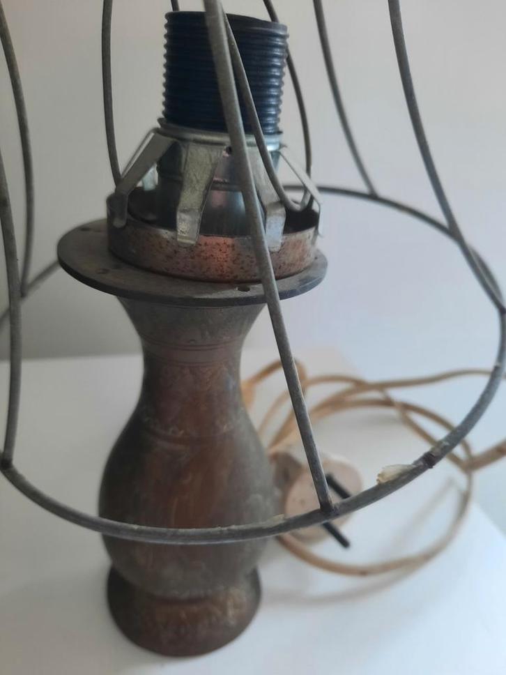 Vintage messing lamp met metalen frame, Antiek en Kunst, Antiek | Lampen, Ophalen