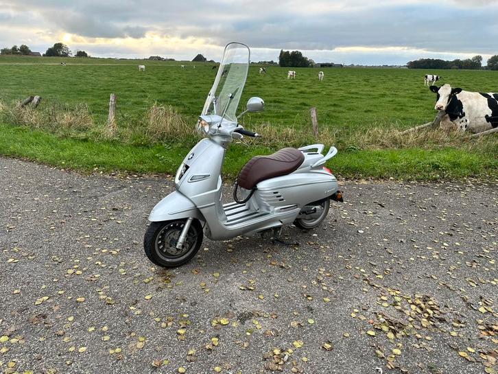 Peugeot django nieuwstaat full optie, Fietsen en Brommers, Scooters | Peugeot, Zo goed als nieuw, Overige modellen, Benzine, Ophalen
