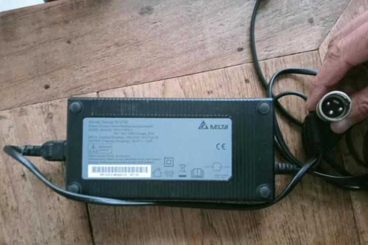 accu fiets, Fietsen en Brommers, Fietsaccessoires | Fietsaccu's, Zo goed als nieuw, Ophalen