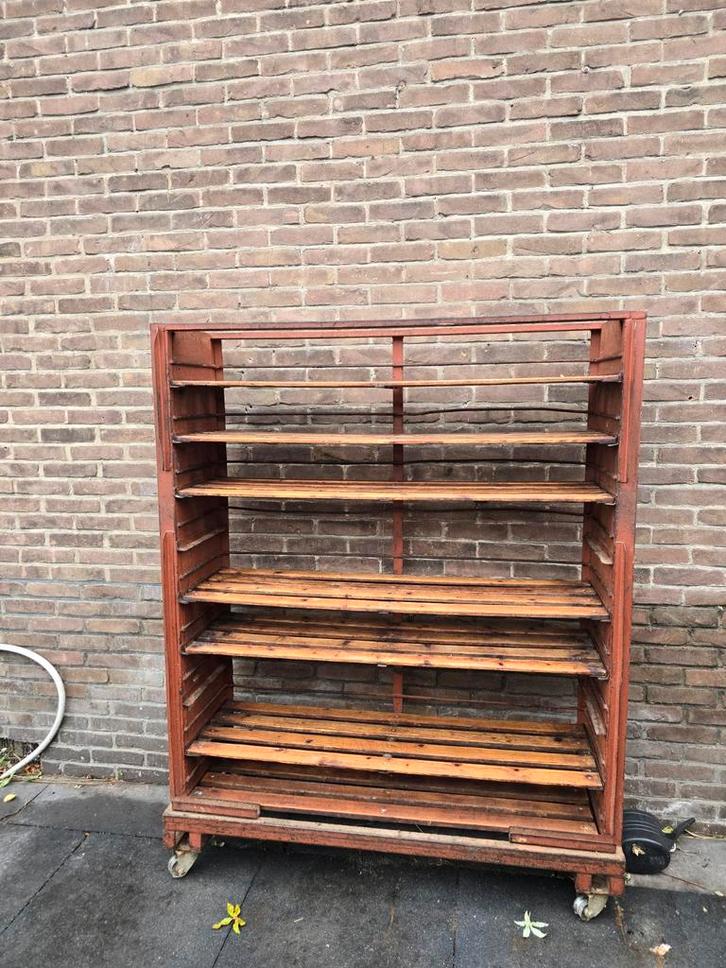 Authentieke bakkerskar uit oude bakkerij, Huis en Inrichting, Kasten | Stellingkasten, Ophalen