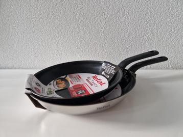 Mooie set Tefal Koekenpannen. Inox. 24 & 28 cm. Nieuw!! beschikbaar voor biedingen