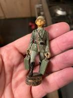 Elastolin soldaat met houten munitie kistjes, Antiek en Kunst, Ophalen of Verzenden