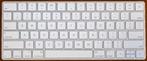Apple Magic Keyboard (Lightning, wit, zonder numpad), Computers en Software, Toetsenborden, Ophalen of Verzenden, Zo goed als nieuw