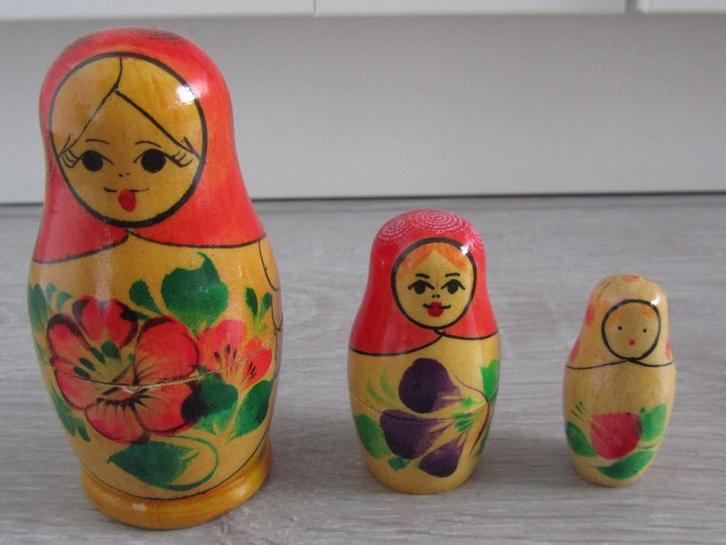 Baboushka/ baboesjka poppetjes (3) USSR, Verzamelen, Poppetjes en Figuurtjes, Zo goed als nieuw, Ophalen of Verzenden