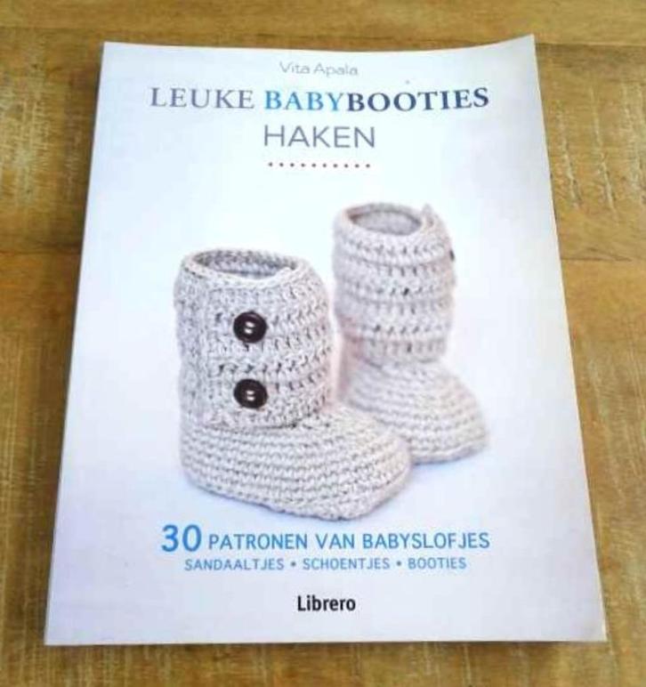 Leuke babybooties haken - Vita Apala - baby haakboek, Boeken, Hobby en Vrije tijd, Zo goed als nieuw, Breien en Haken, Verzenden