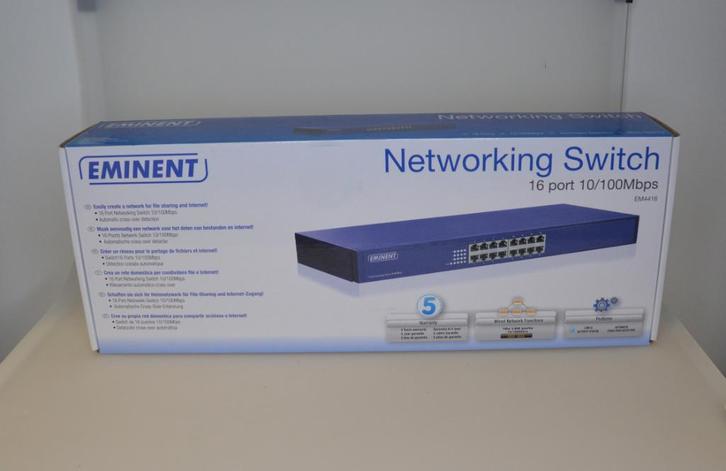 Network switch, Computers en Software, Netwerk switches, Zo goed als nieuw, Ophalen of Verzenden