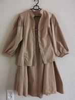 Vintage set, Kleding | Dames, Beige, Maat 38/40 (M), Zo goed als nieuw, Verzenden