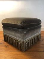 Grote poef, groen velours, vintage design, Hout, Ophalen of Verzenden, Zo goed als nieuw, 50 tot 75 cm