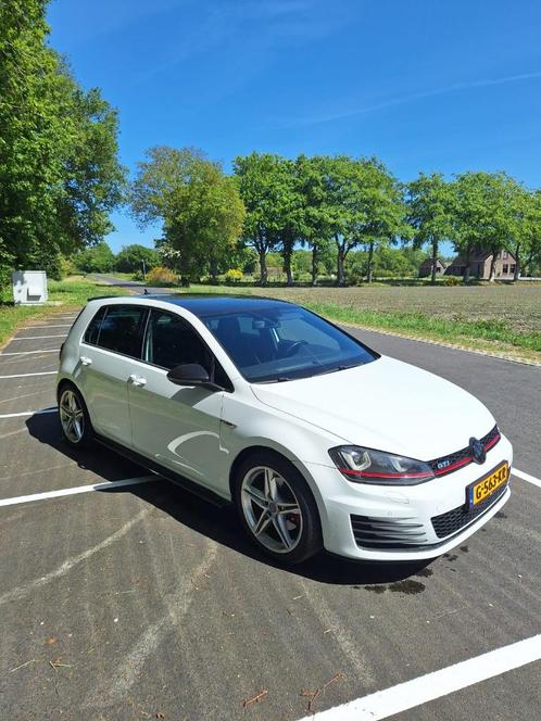 VW Golf 2.0 TSI 2015 Wit  Stage 1 300pk handgeschakeld, Auto's, Volkswagen, Particulier, Golf, Benzine, C, Hatchback, Handgeschakeld