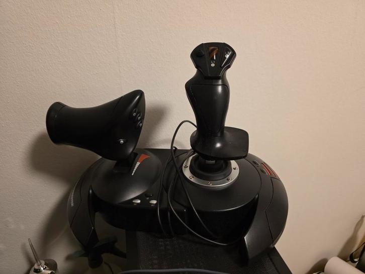 Trustmaster Flight Simulator Joystick + Gas - Perfecte Staat, Computers en Software, Joysticks, Zo goed als nieuw, Ophalen