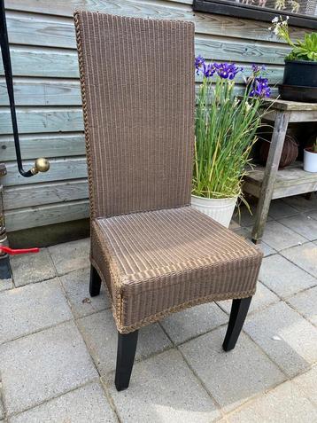 Zes stoelen lloyd loom beschikbaar voor biedingen