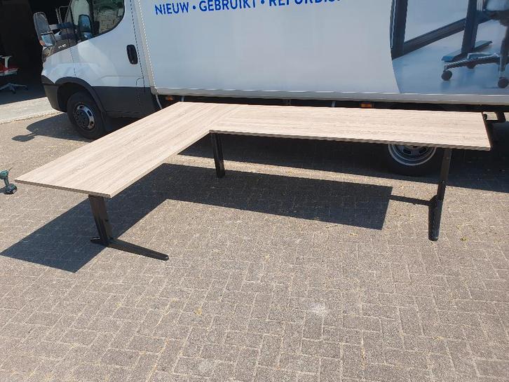 Grote Ahrend hoekbureaus, met nieuwe bladen (div maten en kl, Huis en Inrichting, Bureaus, Zo goed als nieuw, Bureau, In hoogte verstelbaar