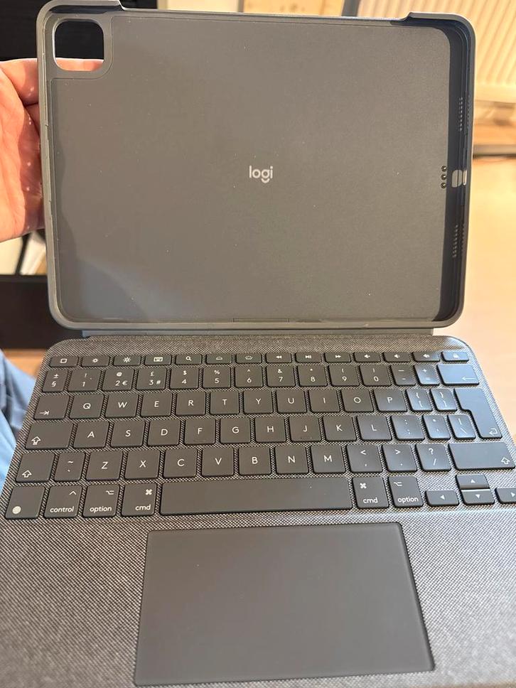 Logitech Combo Touch iPad Pro 11 inch Toetsenbord, Computers en Software, Apple iPads, Zo goed als nieuw, Apple iPad, Grijs, Ophalen of Verzenden